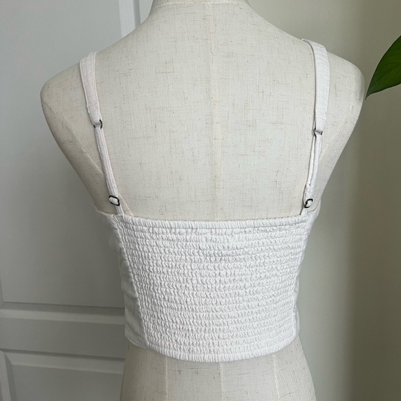 Abercrombie & Fitch Women’s S White Linen Blend Crop  Top - Picture 2 of 4